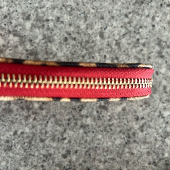 NEW leopard 🐆 print wallet with red accents - Picture 2 of 3